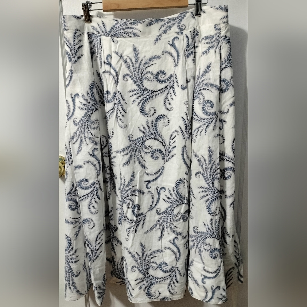 Banana Republic - White and Blue Patterned Linen Blend Midi Skirt Size 16